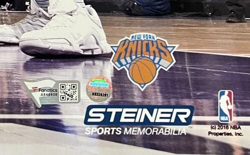 Кристапс Порзингис Подписа снимка Фанатици Ню Йорк Никс 16х20 - Снимки на НБА с автограф